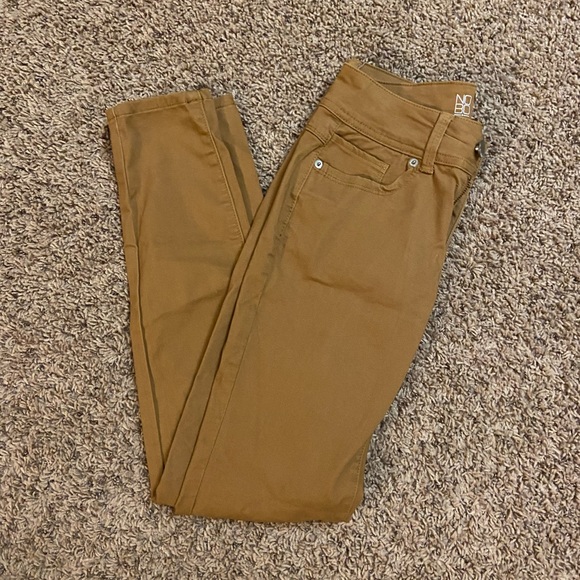 Tan pants - Picture 2 of 2